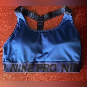 Nike Pro sports bra XS Excellent condition! Blue